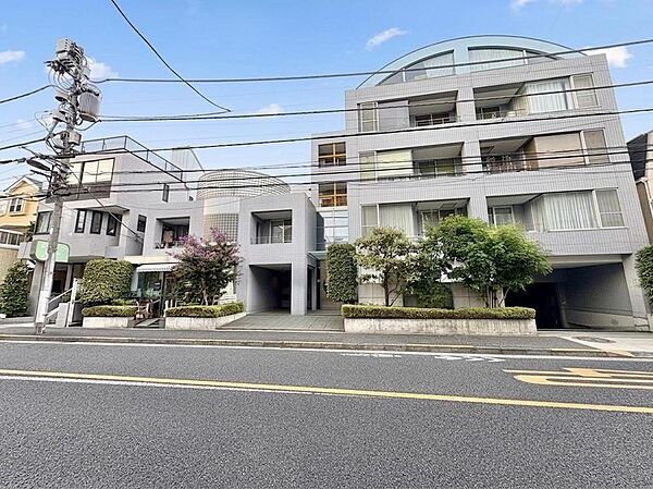現地のご案内のほか、当社は先々の暮らしに必要なお金や、最適な準備なども併せてご提案いたします。