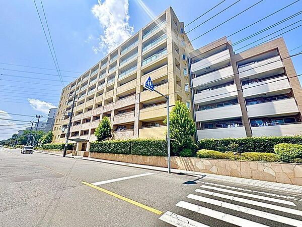 現地にて、住まいの実際の日当たりや、周辺の街並み・交通量などをご体感くださいませ。