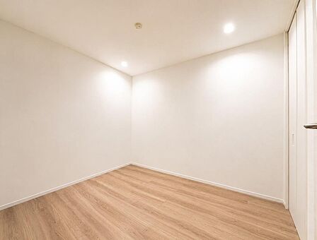 テレワークなどの作業部屋や家事室、子供部屋としても便利なお部屋です。※バーチャル加工を施しています。