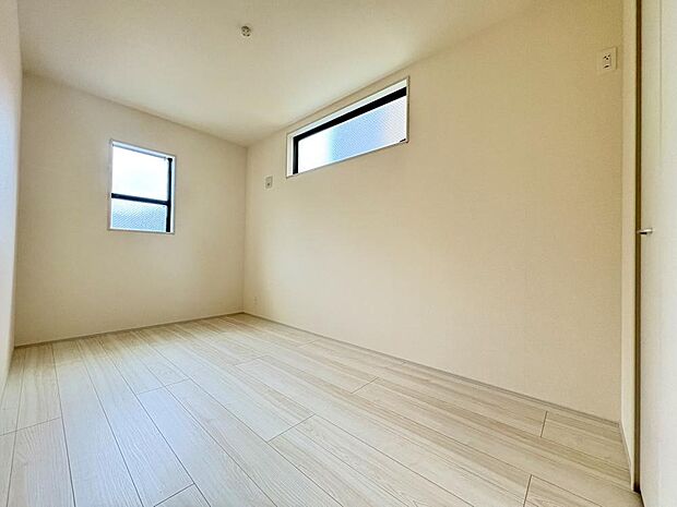テレワークなどの作業部屋や家事室、子供部屋としても便利なお部屋です。