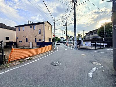 外観:西武新宿線「中井」駅まで徒歩7分。スーパー、コンビニや小学校が徒歩圏内にあります。 外観:西武新宿線「中井」駅まで徒歩7分。スーパー、コンビニや小学校が徒歩圏内にあります。