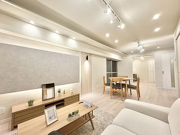 内装リフォーム実施済のきれいな住まいです。水回り設備も新調され、新生活を気持ち良くスタートできます。