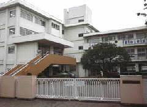 府中市立府中第八中学校まで約750m