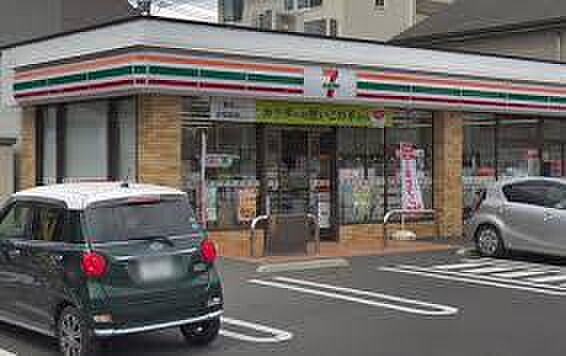 セブンイレブン所沢緑町4丁目店まで約725m