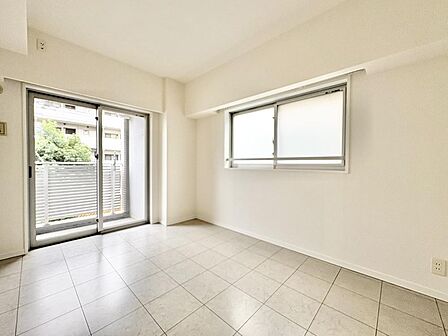 テレワークなどの作業部屋や家事室、子供部屋としても便利なお部屋です。