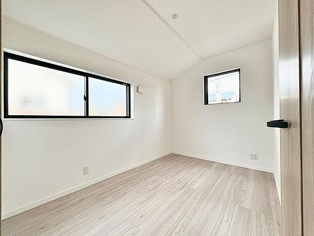 生活スタイルに合わせて、お子様部屋、寝室、テレワーク室など様々な用途で使用できます。