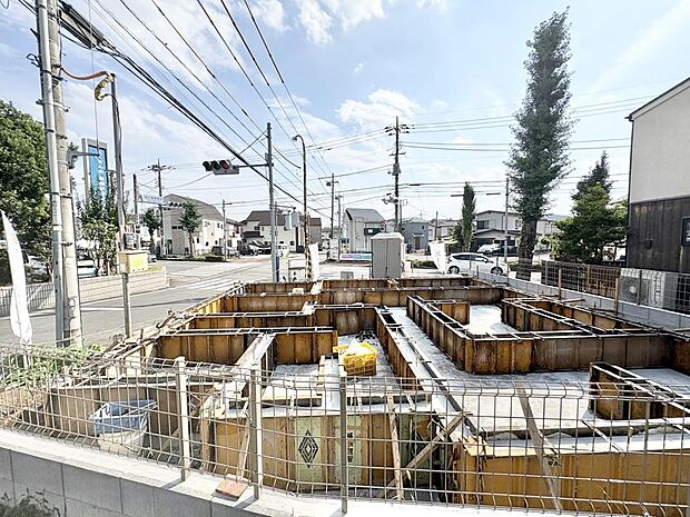 現地だけではなく、周辺の施設・道路など、生活するにあたって重要なポイントも併せてご案内可能です。