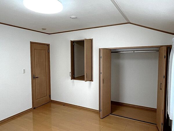 お好みの家具を置いたり、小物を飾り、お気に入りの空間づくりが楽しめそうです。
