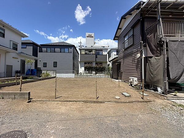 現地だけではなく、周辺の施設・道路など、生活するにあたって重要なポイントも併せてご案内可能です。
