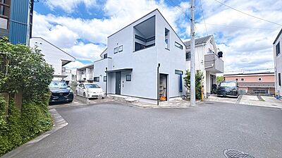 外観:交通量や駅までの距離も、購入時の大切なポイントです。実際に現地でご確認ください。 外観:交通量や駅までの距離も、購入時の大切なポイントです。実際に現地でご確認ください。