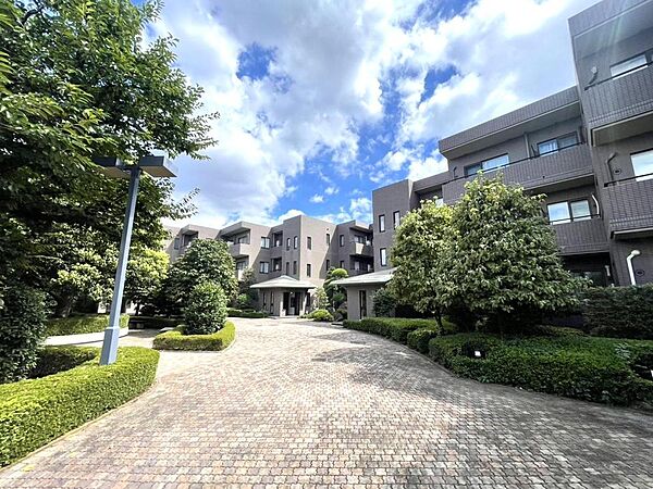 日当たりのよいLDKや収納豊富な住まい等、ご家族のライフスタイルに合った理想の1邸を。