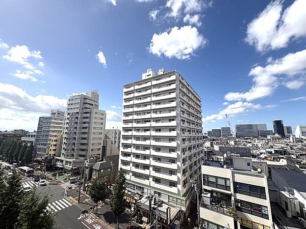 仕事や家事の合間の休憩に、外の景色を眺めればリフレッシュにもなりそうです。