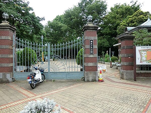 蚕糸の森公園まで約330m