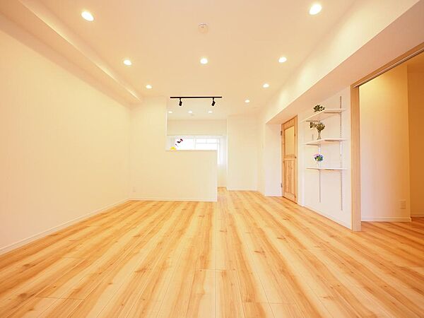 ご家族がお互いの存在を感じながら、思い思いの時間を過ごせる空間です。
