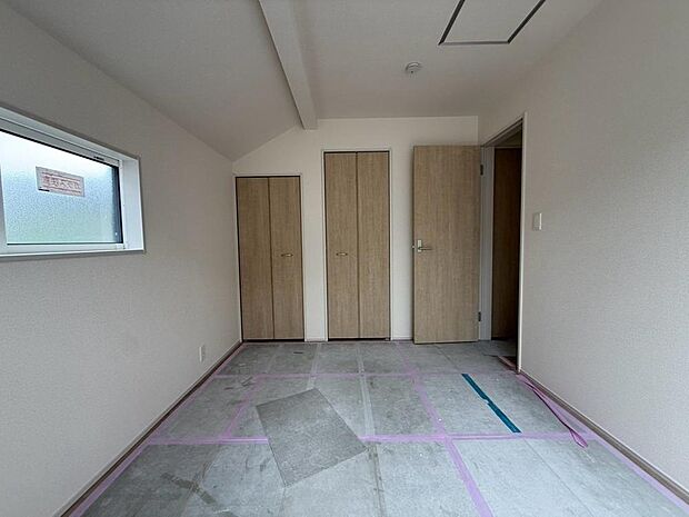 様々なテイストのインテリアと相性の良い、シンプルな内装です。お好みのお部屋作りが楽しめます。