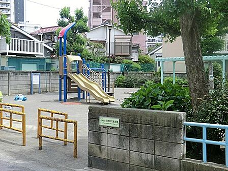 目黒東児童遊園まで約214m