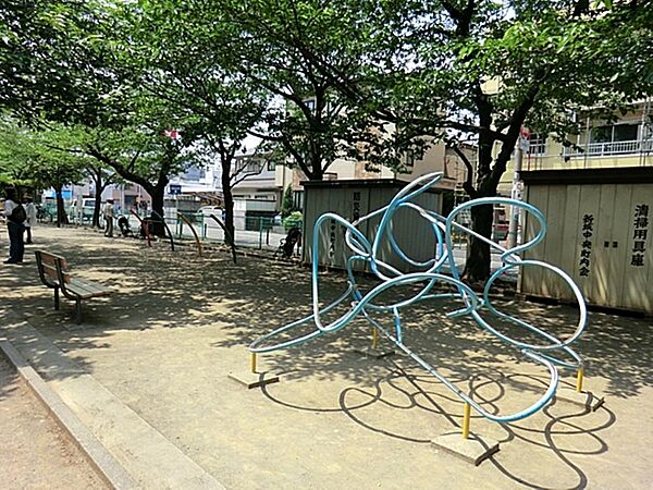 新城公園まで約295m