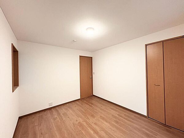 各居室に収納スペースがあるので、それぞれのお部屋に自分の荷物を収納いただけます。