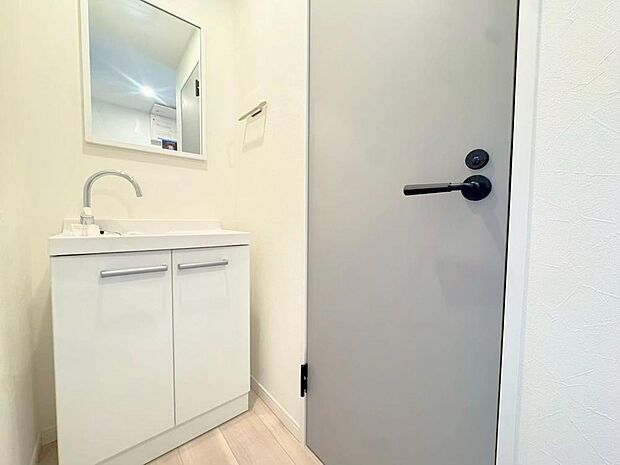 洗面室の収納量や洗面台の仕様など、写真では判らないことはお気軽にお尋ねください。