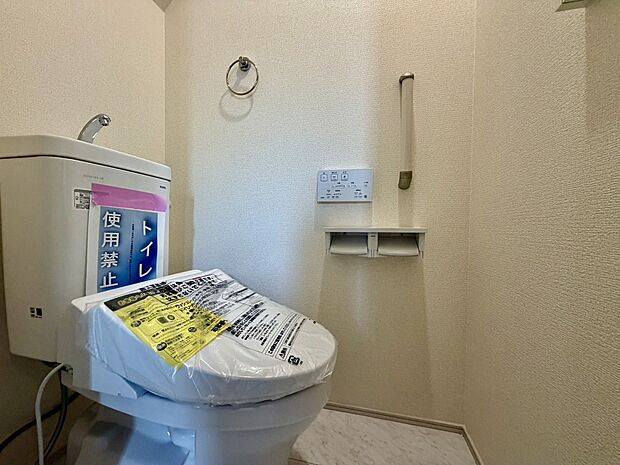 トイレは2か所に設置されており、来客時やご家族が揃う時もゆとりをもって利用できます。