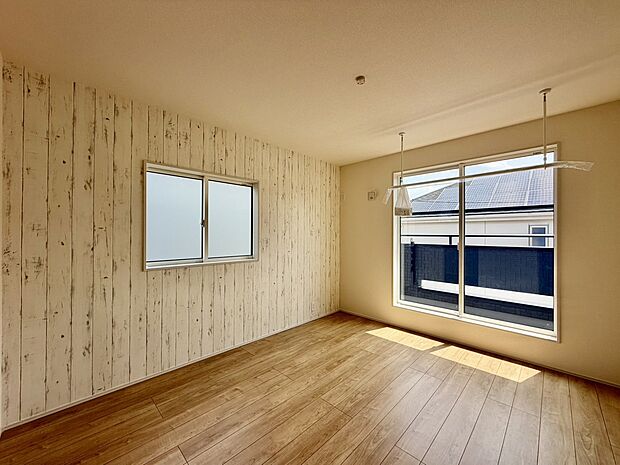 お部屋はナチュラルな雰囲気で、お好みの様々なインテリアが楽しめそうです。