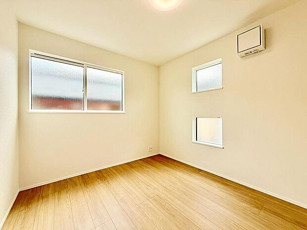 お好みの家具を置いたり、小物を飾り、お気に入りの空間づくりが楽しめそうです。