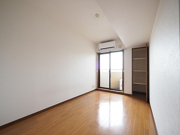 生活スタイルに合わせて、お子様部屋、寝室、テレワーク室など様々な用途で使用できます。