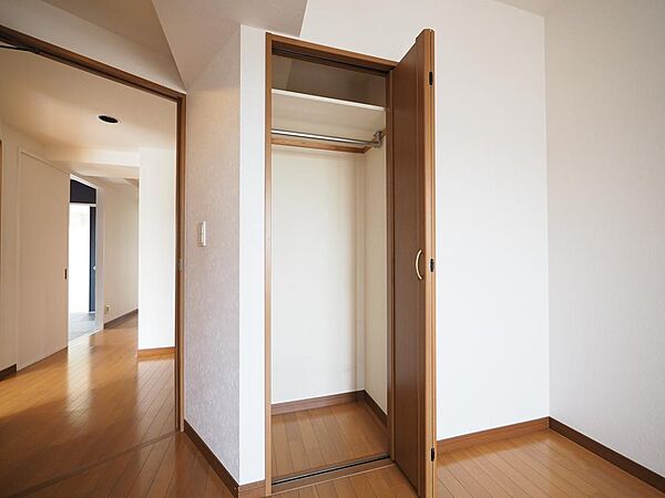 各収納を活用することで、いつでもすっきりとした心地よい住空間を叶えることができます。