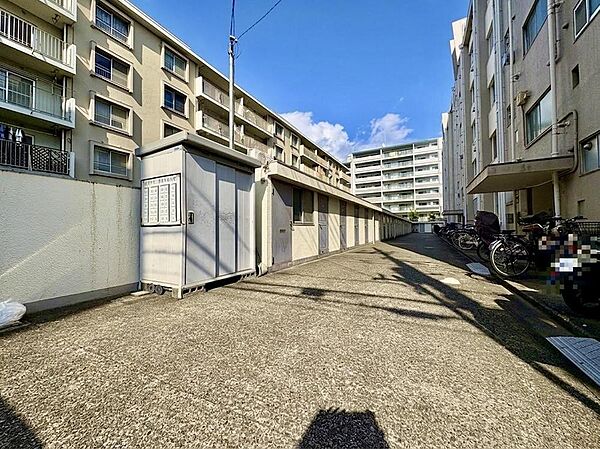 周辺の買い物施設、教育施設などの情報もご案内させていただきます。