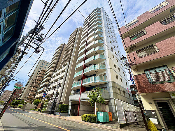 日当たりのよいLDKや収納豊富な住まい等、ご家族のライフスタイルに合った理想の1邸を。