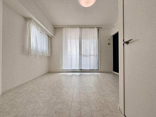 2面採光設計で、光と風に恵まれるお部屋です。※バーチャル加工を施しています。