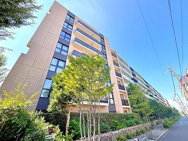 周辺の買い物施設、教育施設などの情報もご案内させていただきます。