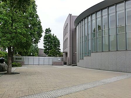 早稲田実業学校初等部まで約2215m