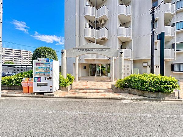 ネットで見た」とお電話をいただければ、当日のご見学予約も可能です。※バーチャル加工を施しています。