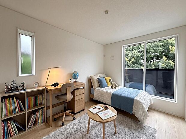 テレワークなどの作業部屋や家事室、子供部屋としても便利なお部屋です。※バーチャル加工を施しています。