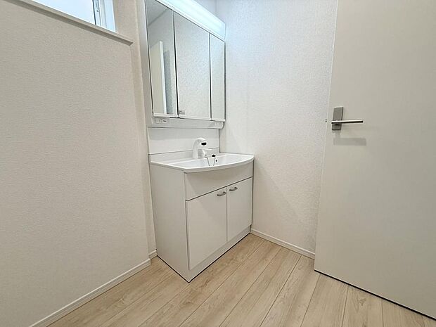 外出前、就寝前など、毎日使用する洗面スペース。ご家族に合った仕様かどうか、お確かめください。