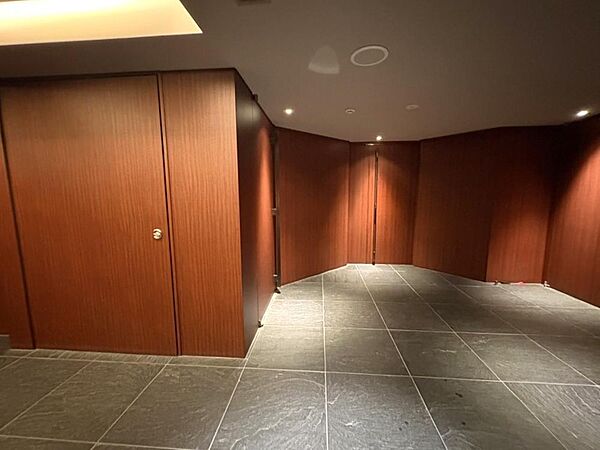 住戸内はもちろん、共用部や周辺の街並みなども併せてご見学いただけます。