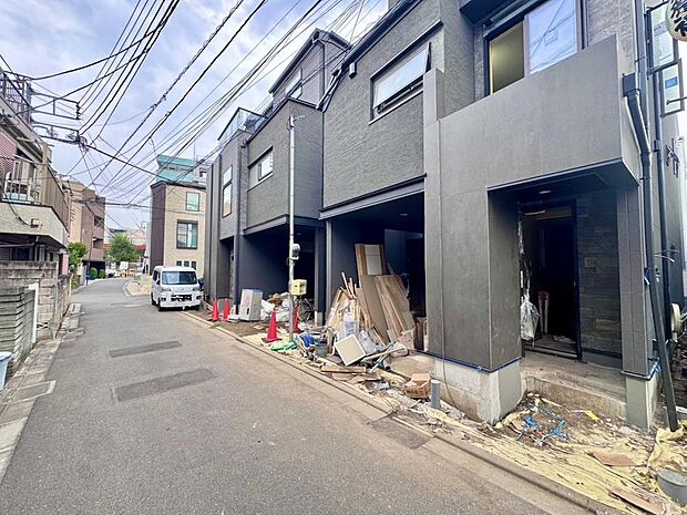 現地にて、住まいの実際の日当たりや、周辺の街並み・交通量などをご体感くださいませ。