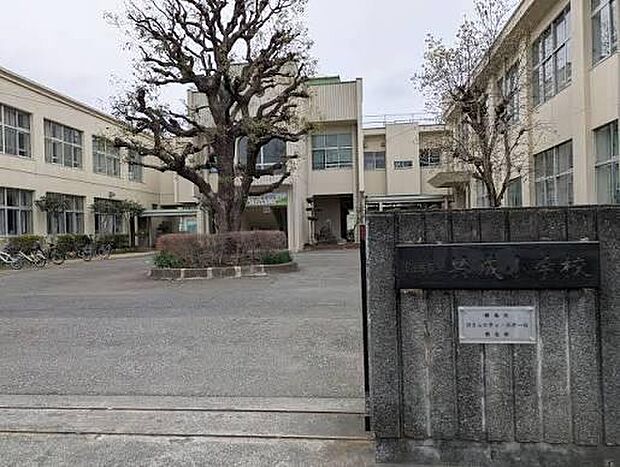 昭島市立共成小学校まで約628m