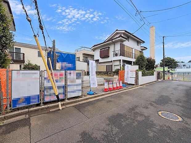 南側が道路に面し、住まいに明るい陽光が注ぎます。※バーチャル加工を施しています。