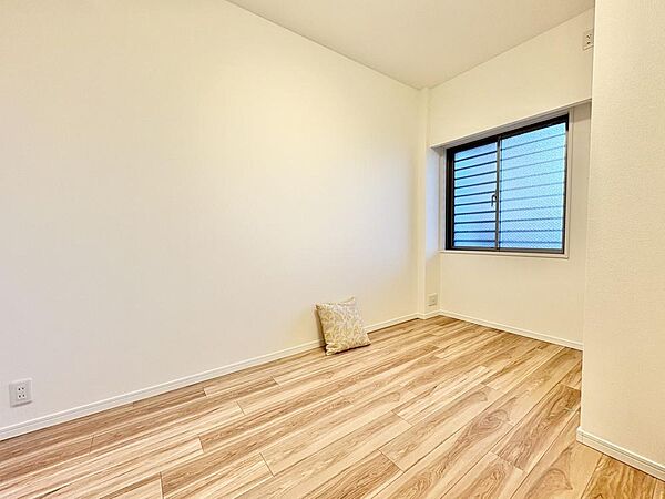 お好みの家具を置いたり、小物を飾り、お気に入りの空間づくりが楽しめそうです。