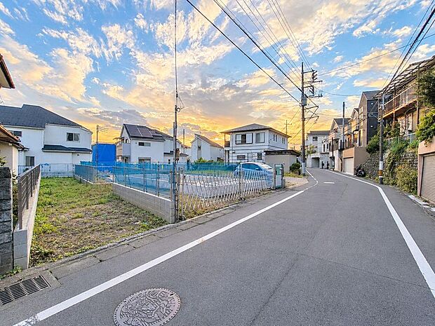交通量や駅までの距離も、土地購入時の大切なポイントです。実際に現地でご確認ください。