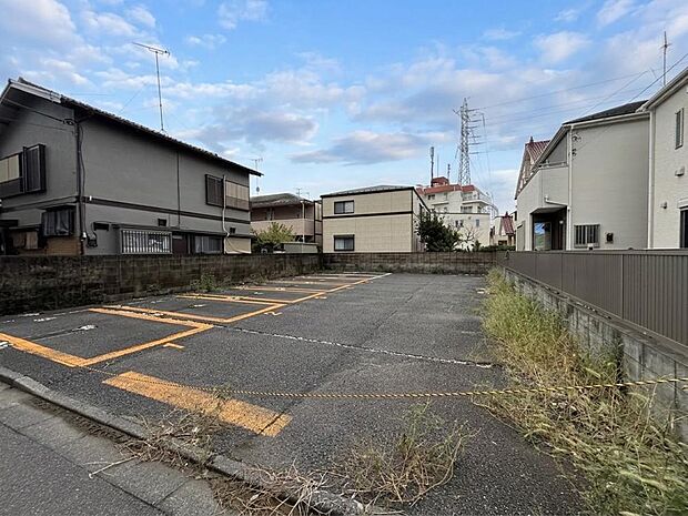 現地だけではなく、周辺の施設・道路など、生活するにあたって重要なポイントも併せてご案内可能です。
