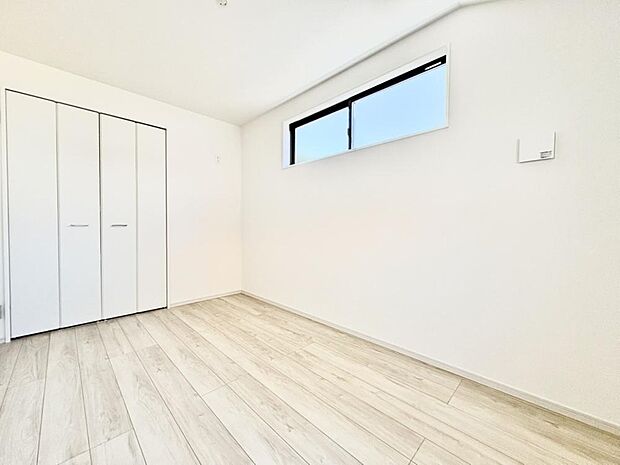 様々なテイストのインテリアと相性の良い、シンプルな内装です。お好みのお部屋作りが楽しめます。