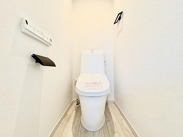 写真と現地では広さや明るさの感じ方が異なります。実際に足をお運びいただき、ご体感ください。