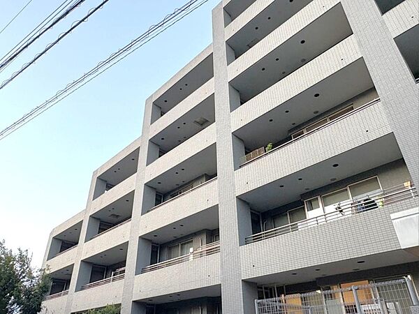 これまでの経験と知識を活かし、お客様に寄り添ったご提案をいたします。お気軽にご相談くださいませ。
