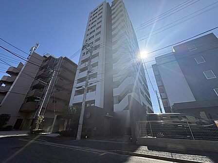 日当たりのよいLDKや収納豊富な住まい等、ご家族のライフスタイルに合った理想の1邸を。