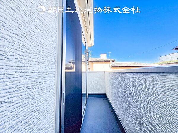 太陽に愛された家。陽当り・通風に優れた魅力的で快適さを追求した住宅です。