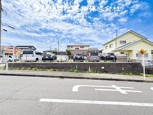 【現地写真】建築条件なしの売地につきお好きなハウスメーカーにて建築が可能です。