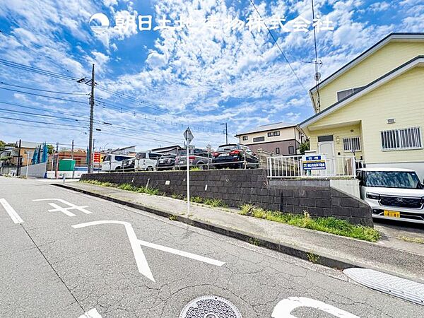 【現地写真】建築条件なしの売地につきお好きなハウスメーカーにて建築が可能です。